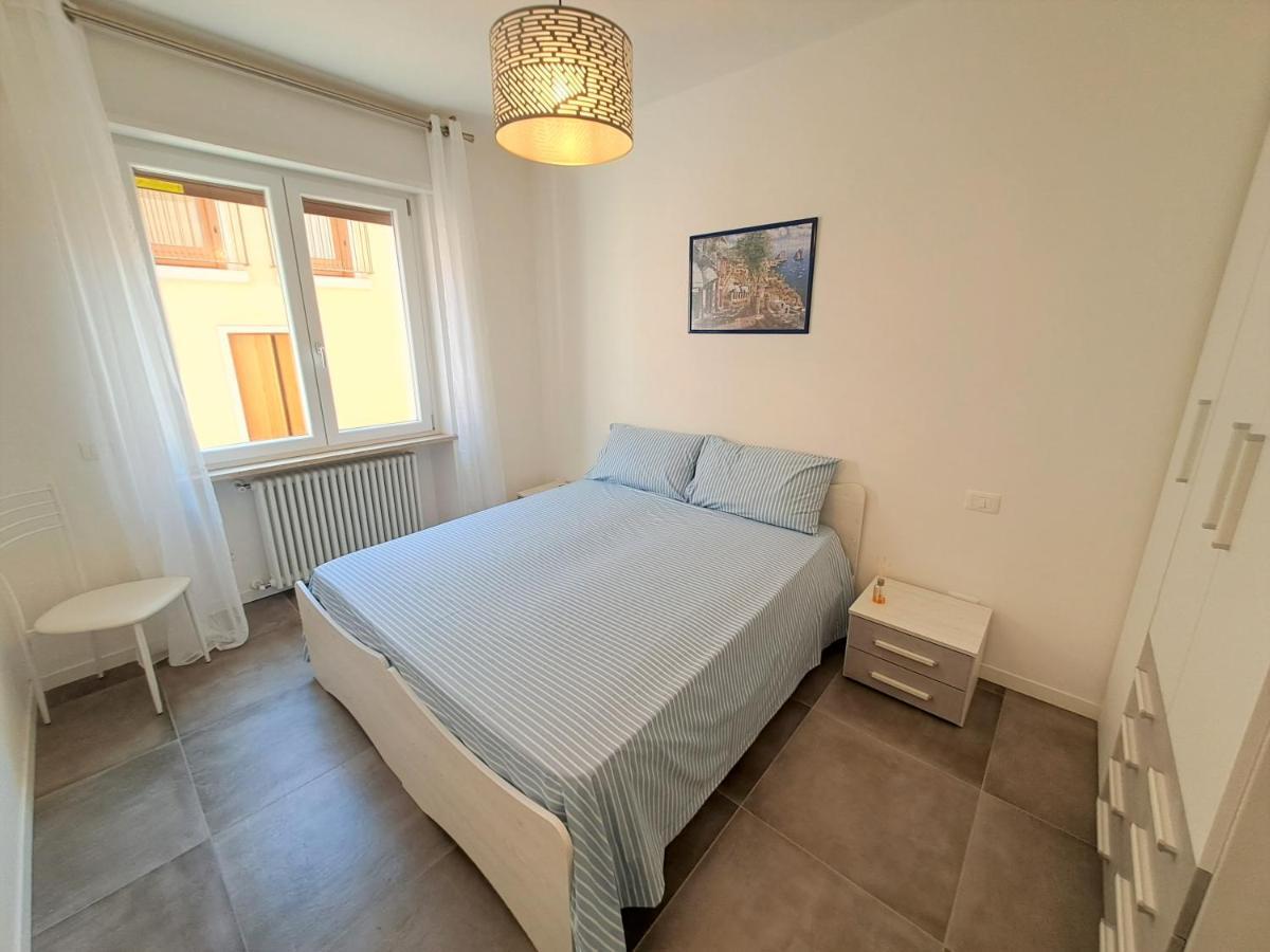 Lux Family Apartment Бардоліно Екстер'єр фото