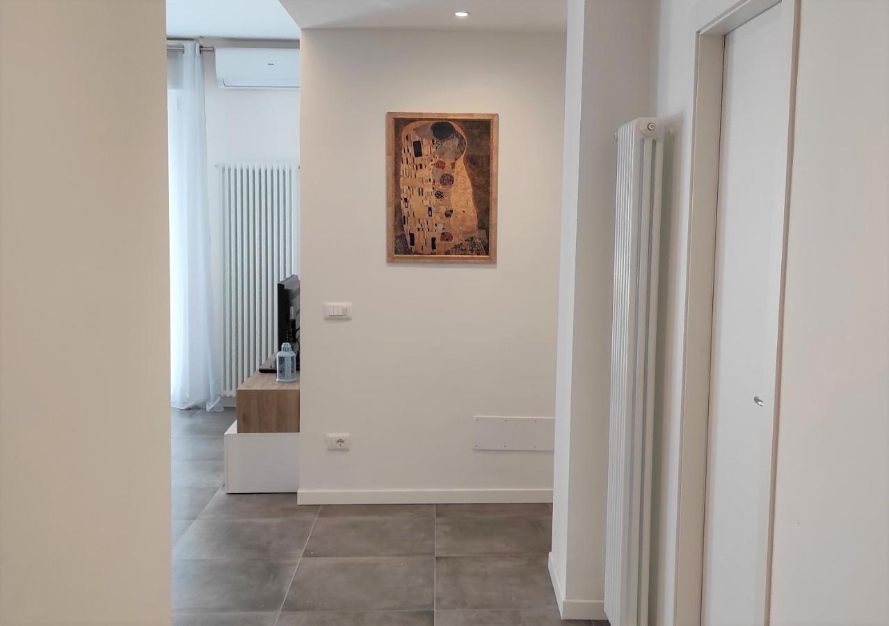 Lux Family Apartment Бардоліно Екстер'єр фото